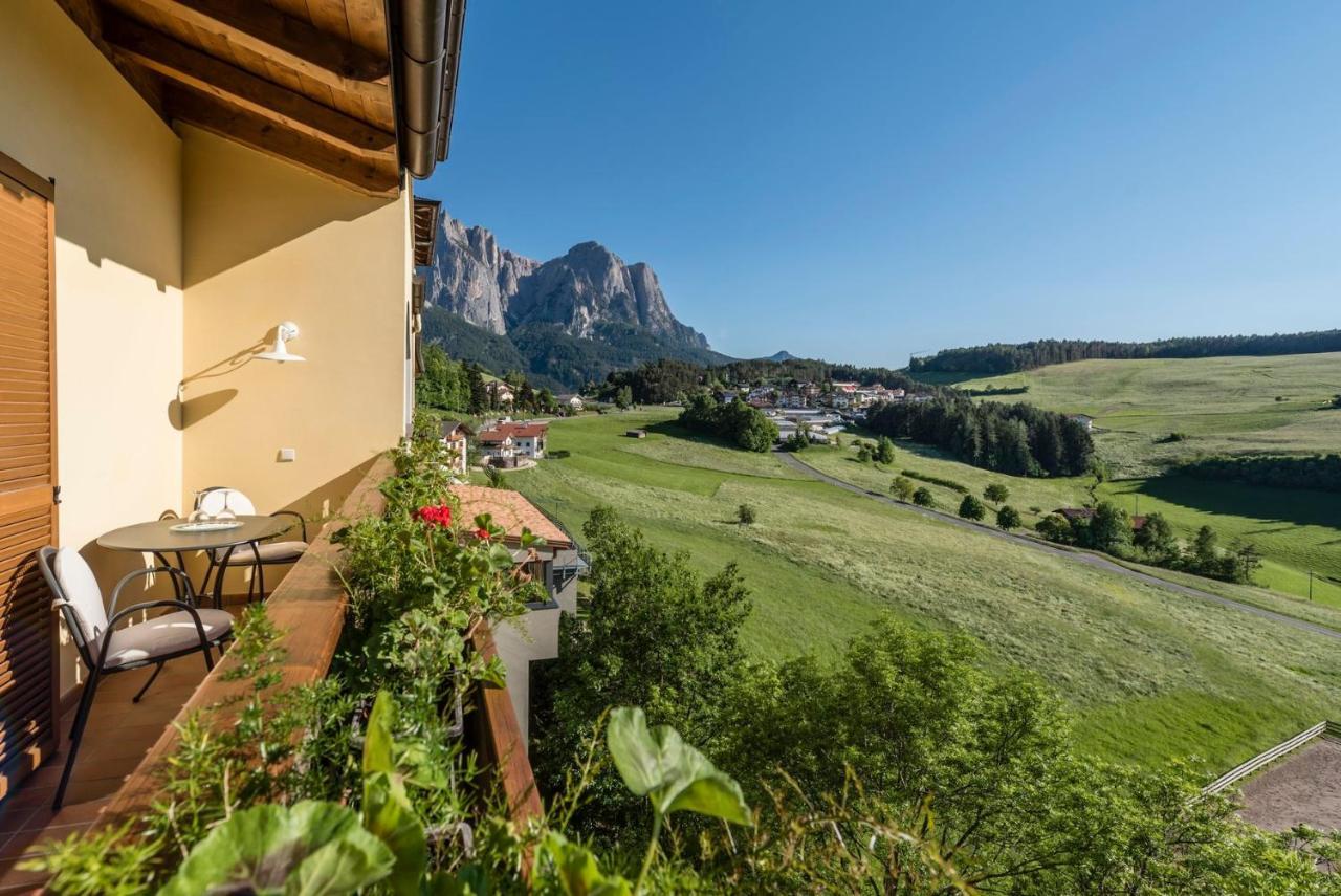 Hotel Alpenflora Castelrotto Bagian luar foto